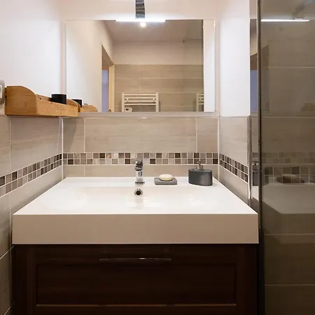 Le Wood And Stone Tuluza