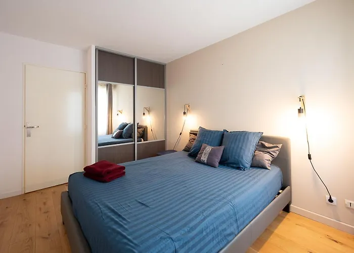 Le Wood And Stone Apartment