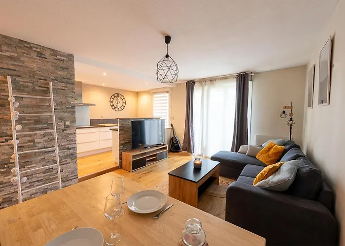 Le Wood And Stone Apartment *